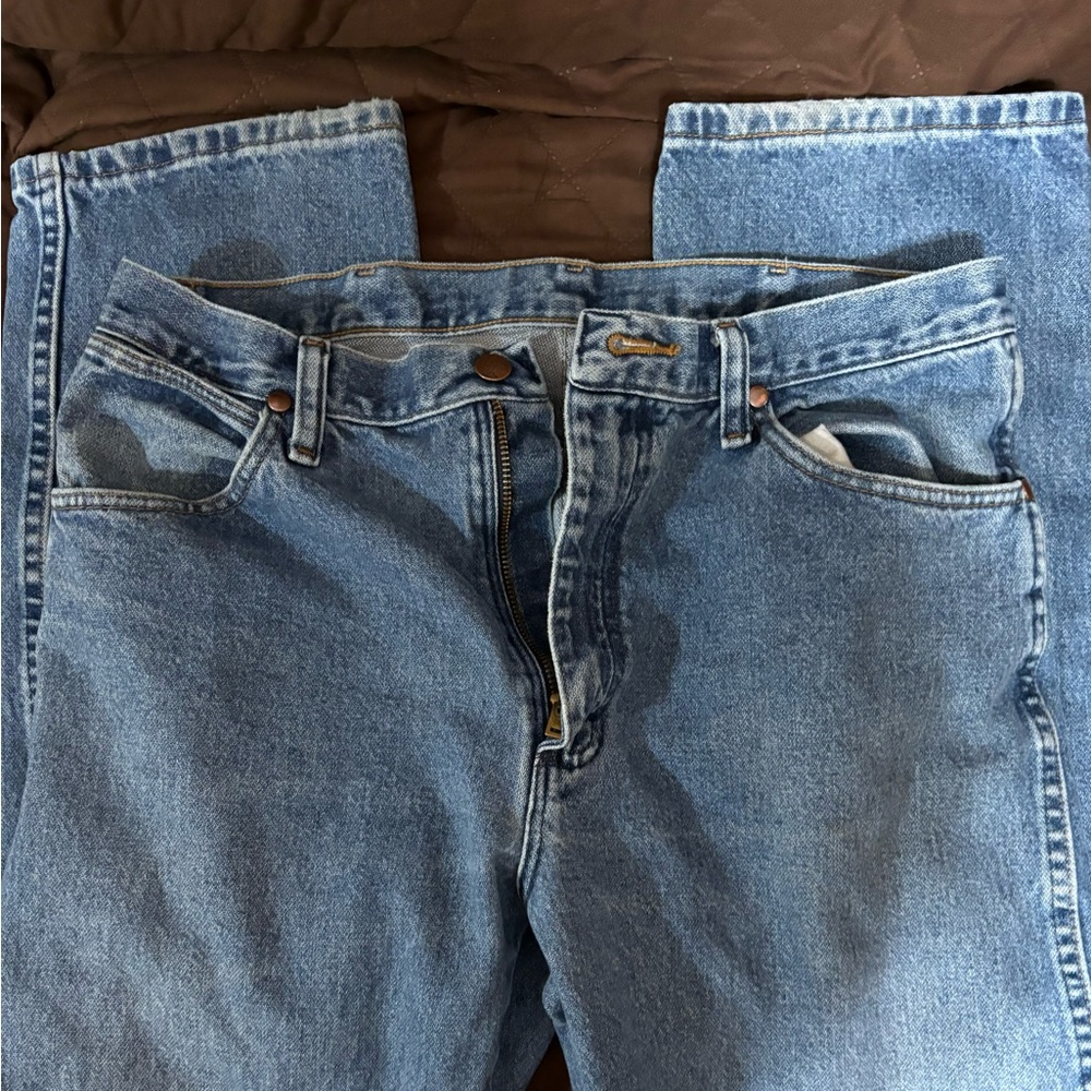 Wrangler Men's Relaxed Fit Blue Jeans